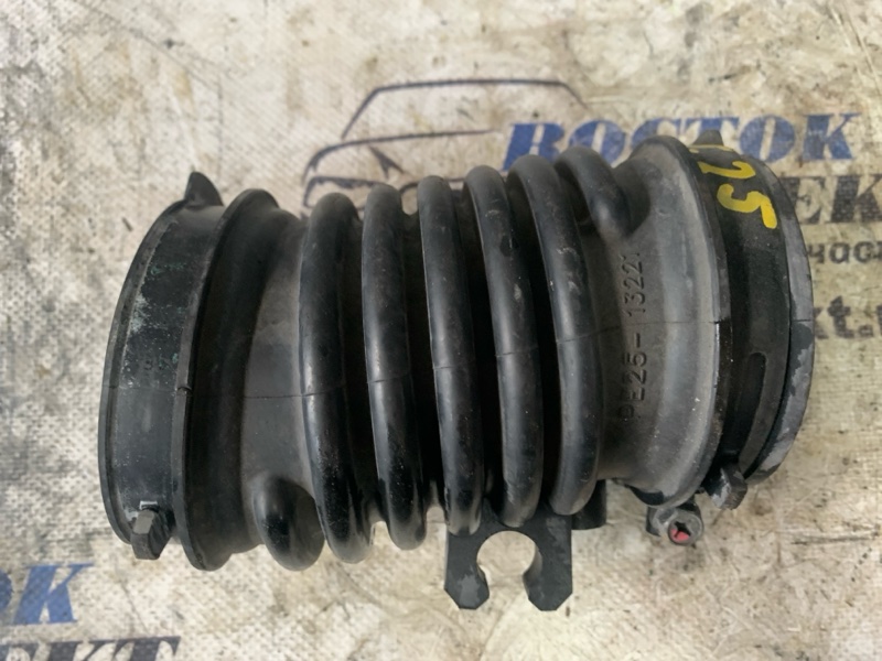 Патрубок воздушного фильтра Mazda Premacy CWFFW PE-VPS