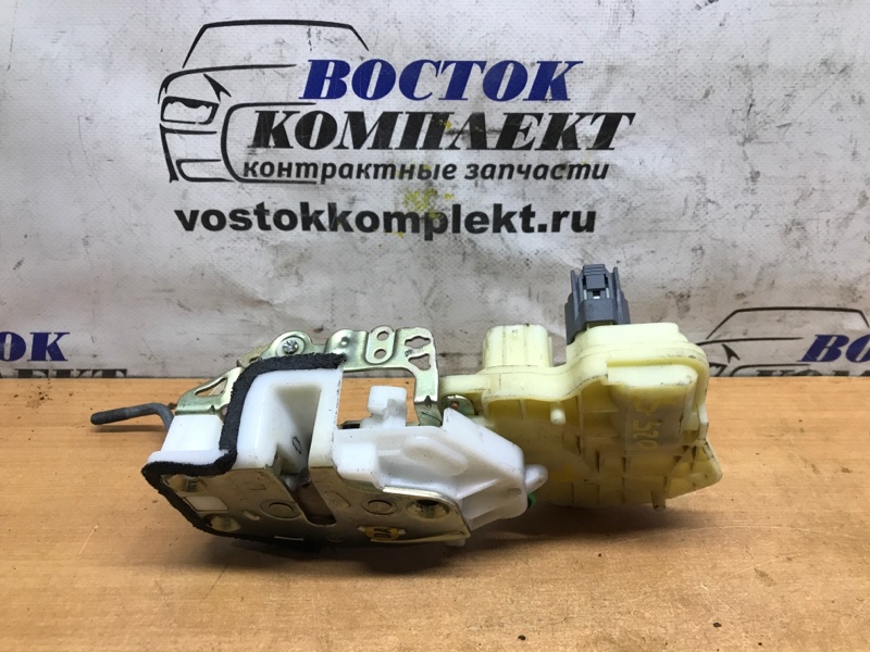 Замок дверной Honda Mobilio 2004 GB2 L15A перед лев