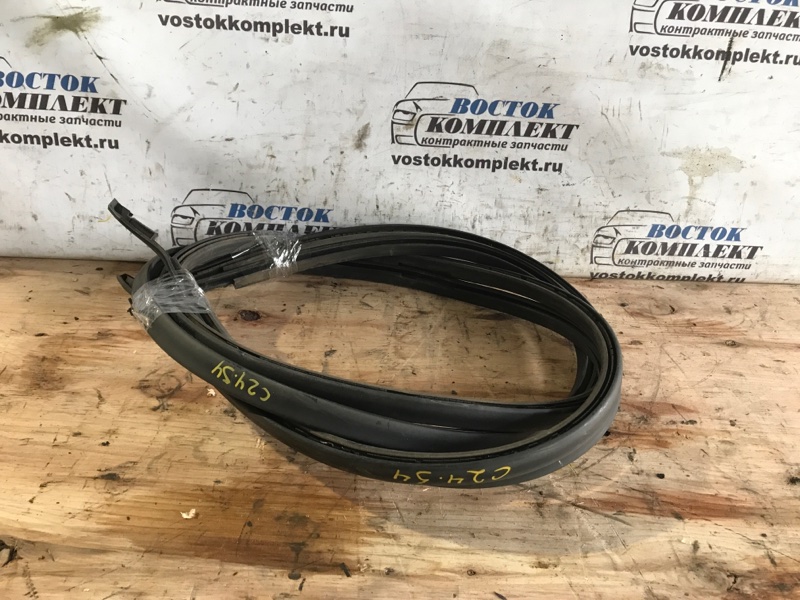 Молдинг крыши Toyota Voxy 2006 AZR60G 1AZ-FSE