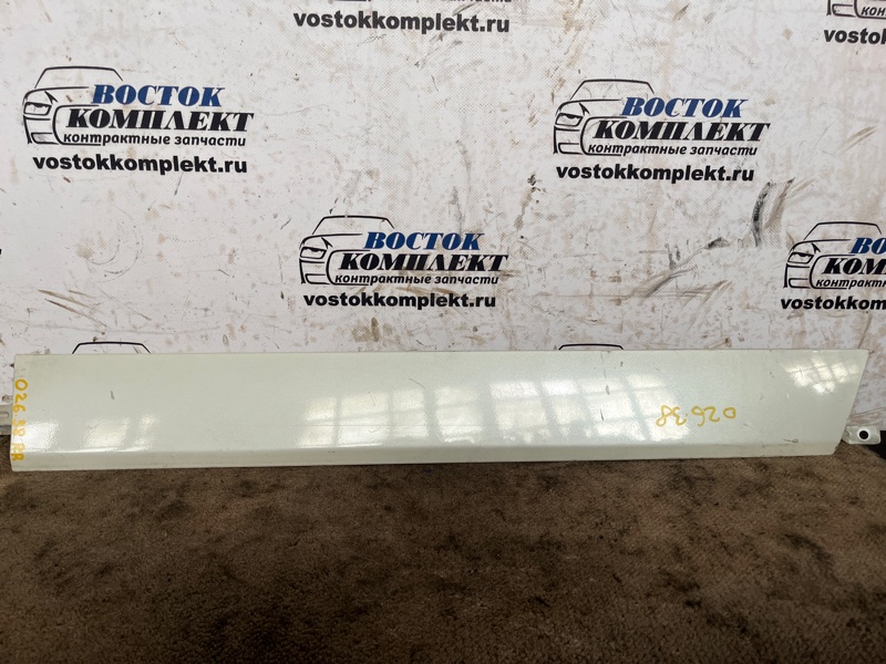 Накладка на крыло Nissan Serena 2008 C25 MR20DE зад прав