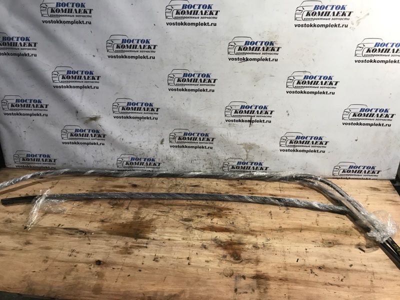 Молдинг крыши Toyota Crown Comfort 2010 TSS11 1TR-FPE