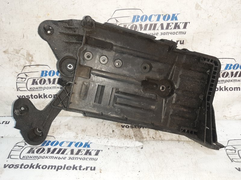 Полка под аккумулятор Volkswagen Golf 2017 5G1 CHHA