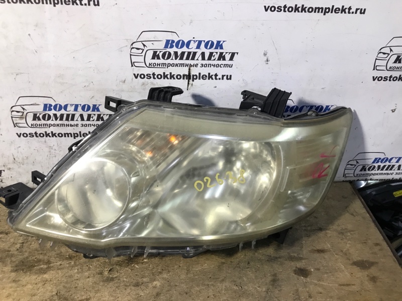 Фара Nissan Serena 2008 C25 MR20DE лев