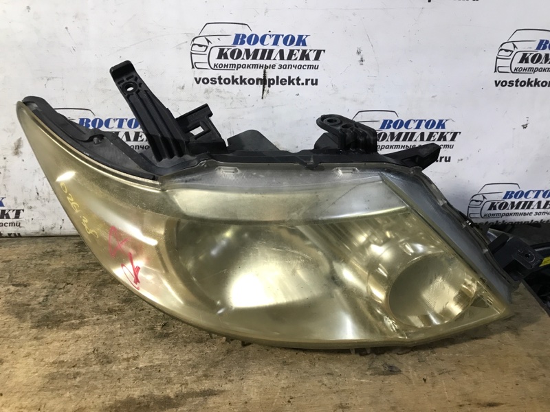 Фара Nissan Serena 2008 C25 MR20DE прав