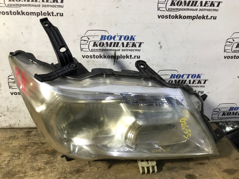 Фара Nissan Serena 2013 HFC26 MR20DD прав