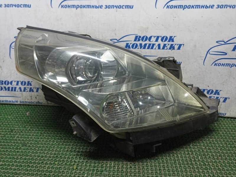 Фара Mazda MPV LY3P L3-VE прав