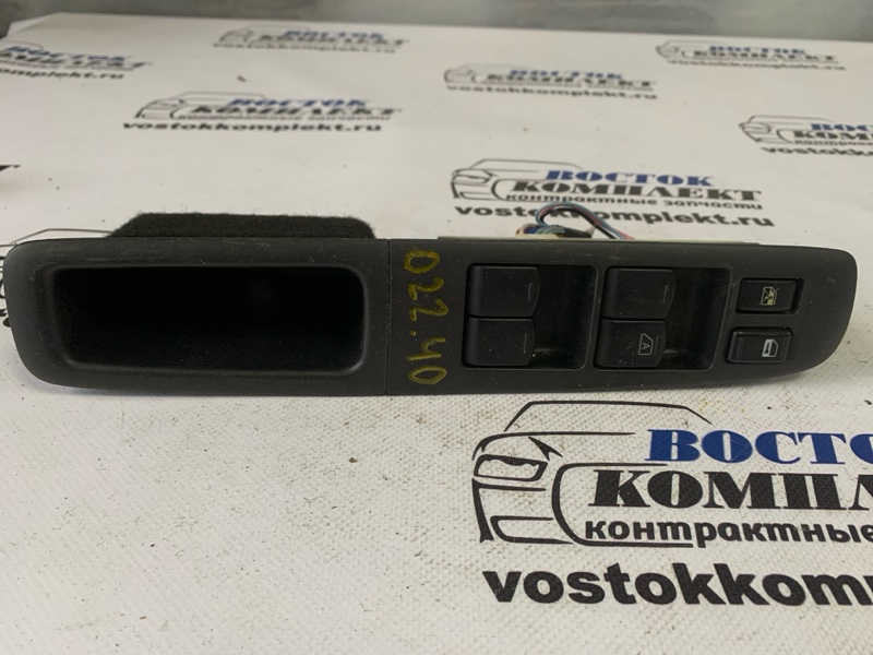 Блок управления стеклоподъемниками Nissan Serena CC25 MR20DE