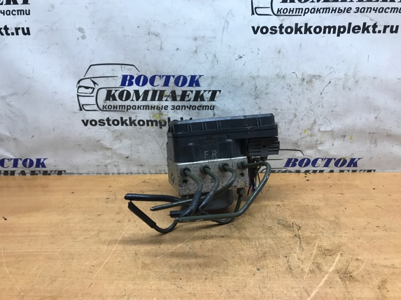 Блок ABS Toyota Voxy 2009 ZRR70W 3ZR-FAE