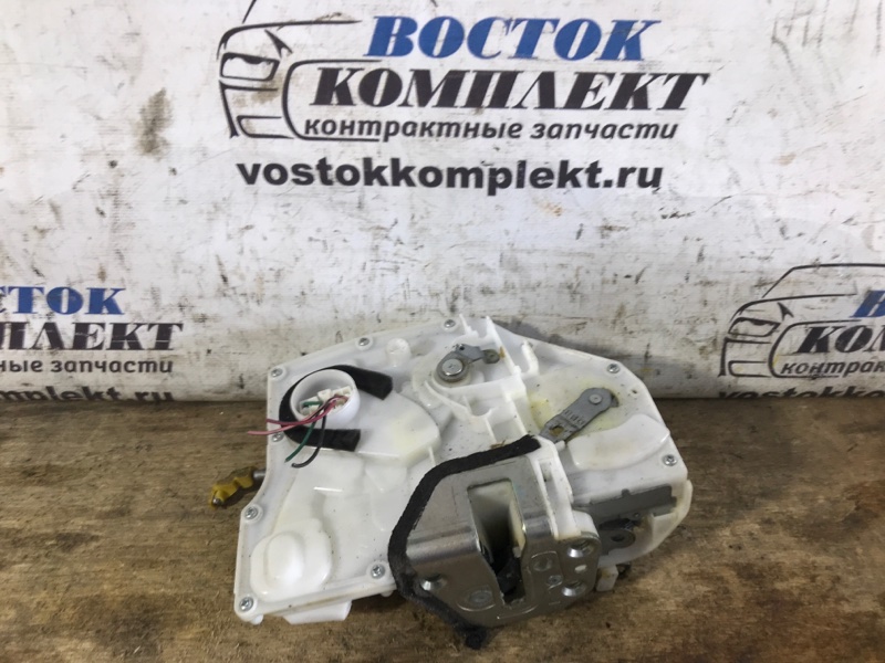 Замок дверной Suzuki Swift 2006 ZC21S M15A перед лев