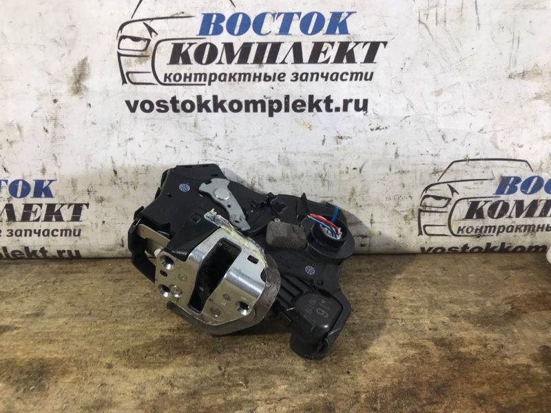 Замок дверной Toyota Noah 2005 AZR60 1AZ-FSE перед прав