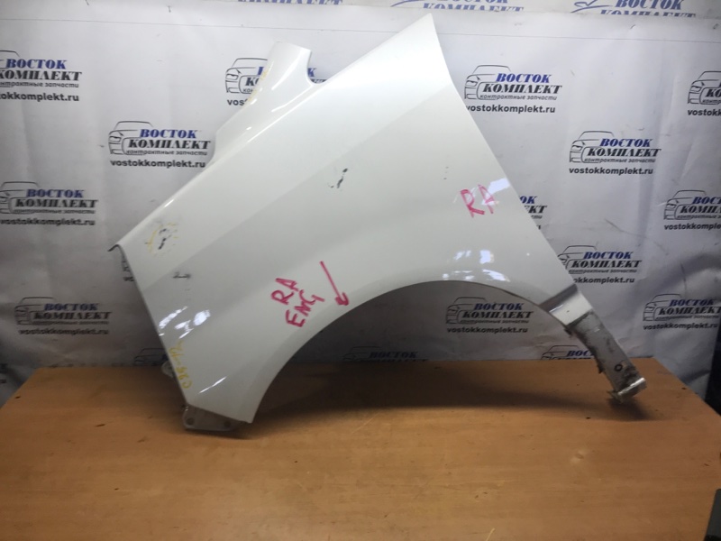 Крыло Toyota Voxy AZR65G 1AZ-FSE перед лев