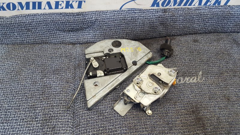 Замок дверной Mazda Bongo SKP2M L8 перед лев