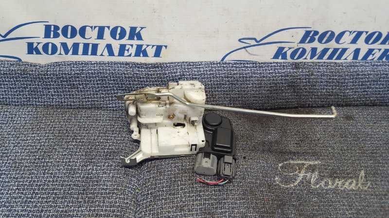 Замок дверной Honda Odyssey 2004 RB1 K24A перед лев