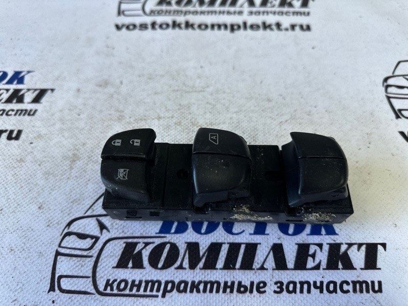 Блок управления стеклоподъемниками Nissan Serena 2012 HFC26 MR20DD