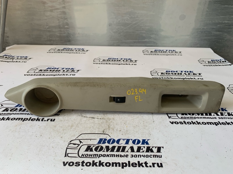 Кнопка стеклоподъемника Toyota Passo KGC15 1KR-FE перед лев