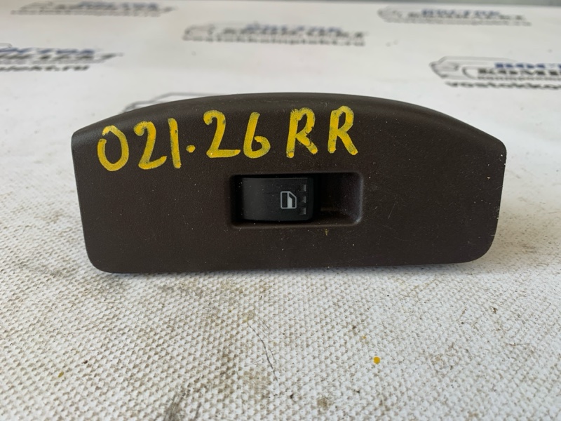 Кнопка стеклоподъемника Toyota Passo KGC35 1KR-FE зад прав