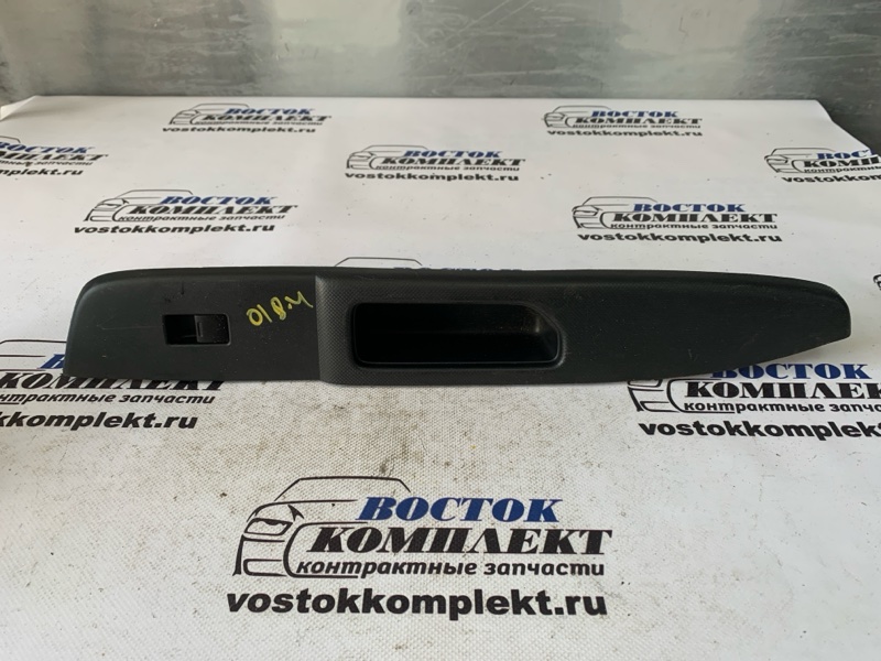 Кнопка стеклоподъемника Honda Stepwgn RK5 R20A перед лев