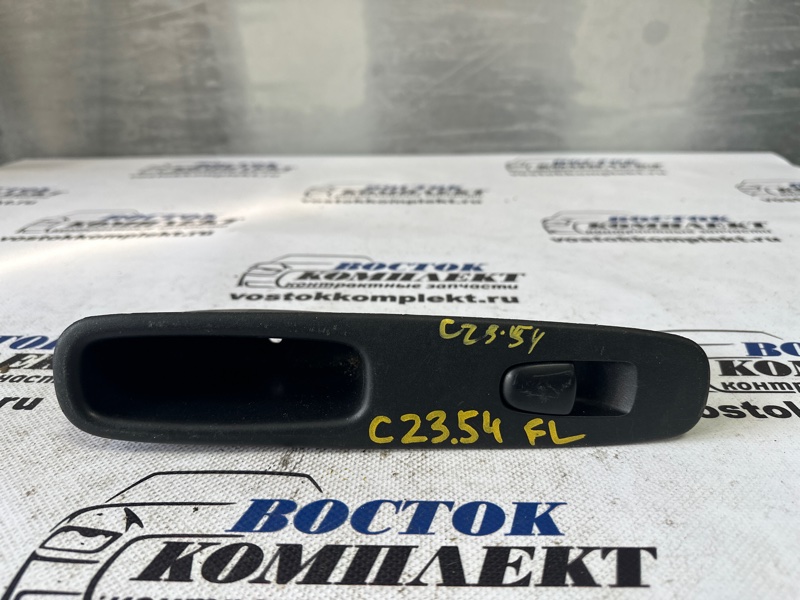 Кнопка стеклоподъемника Nissan Serena 2011 FC26 MR20DD перед лев