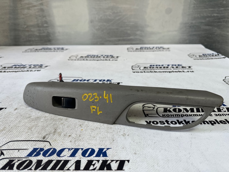 Кнопка стеклоподъемника Nissan Serena PNC24 SR20DE перед лев