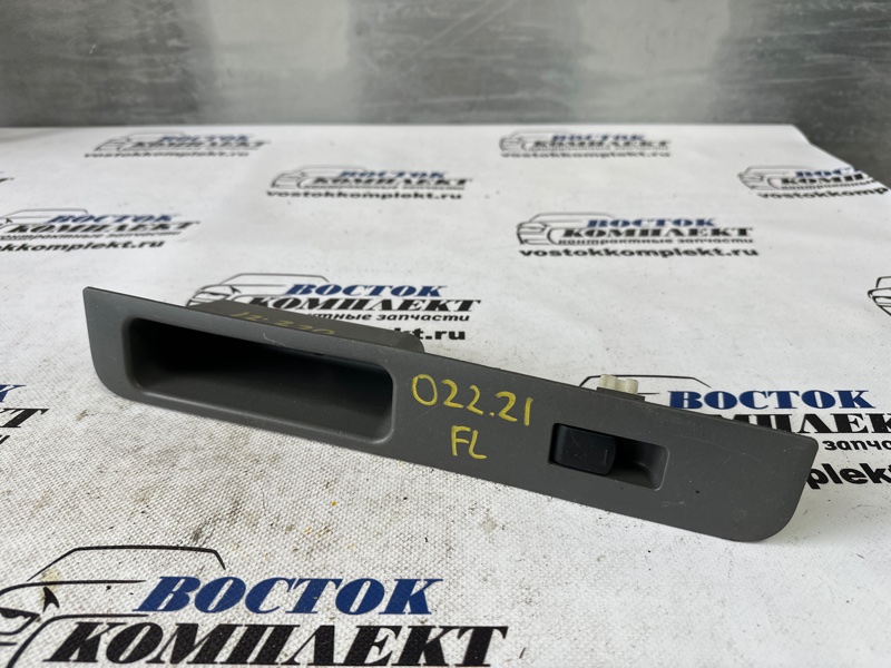 Кнопка стеклоподъемника Nissan Cube BZ11 CR14DE перед лев