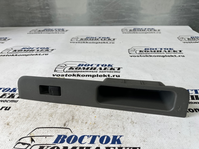 Кнопка стеклоподъемника Nissan Cube BZ11 CR14DE перед лев