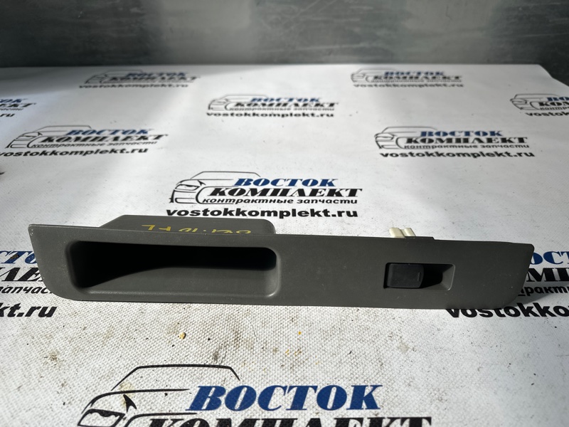 Кнопка стеклоподъемника Nissan Cube BZ11 CR14DE перед лев