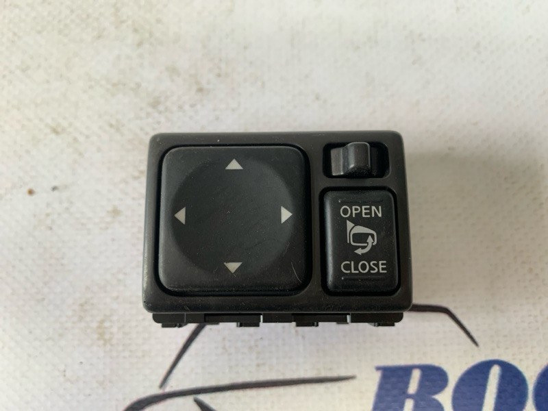 Блок управления зеркалами Nissan Tiida C11