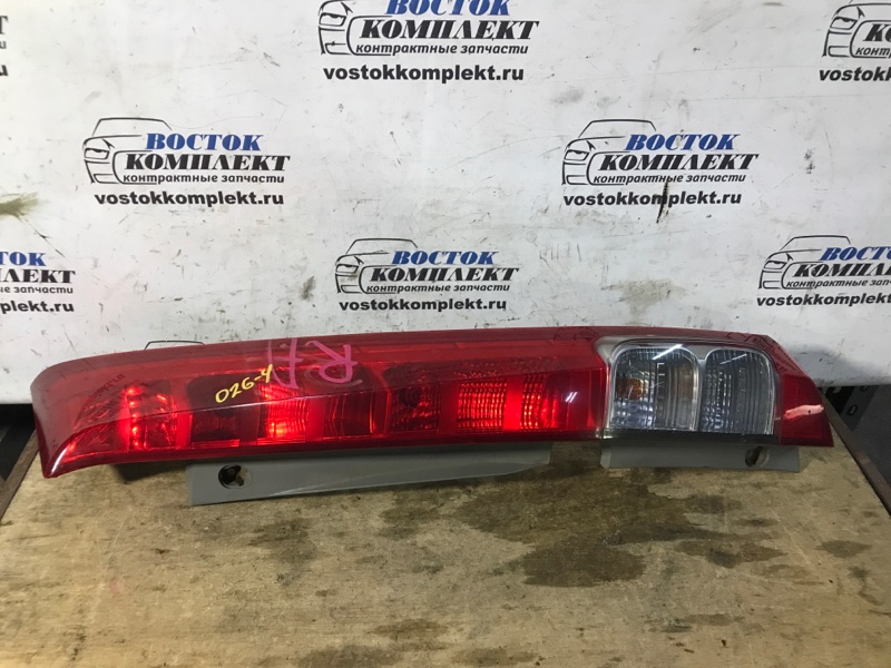 Фонарь стоп-сигнала Honda Stream 2007 RN8 R18A прав