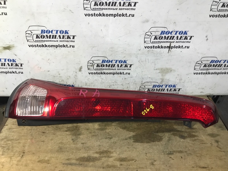 Фонарь стоп-сигнала Nissan Serena 2010 C25 MR20DE лев