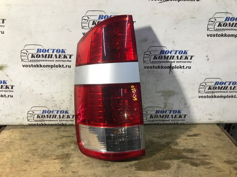 Фонарь стоп-сигнала Toyota Noah 2004 AZR65 1AZ-FSE лев