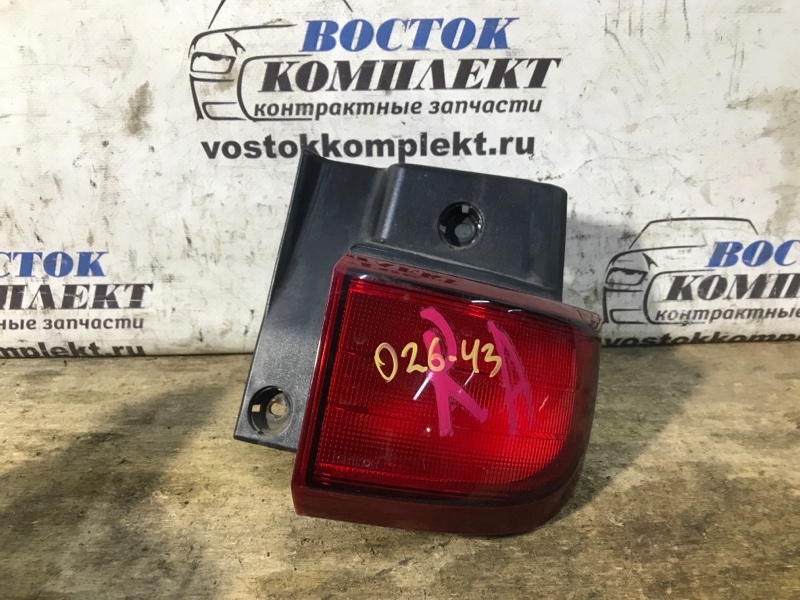 Фонарь стоп-сигнала Nissan Elgrand 2007 E51 VQ35DE прав