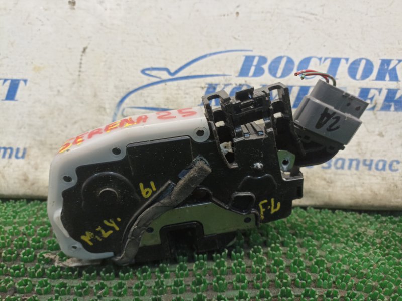 Замок дверной Nissan Serena C25 MR20DE перед лев