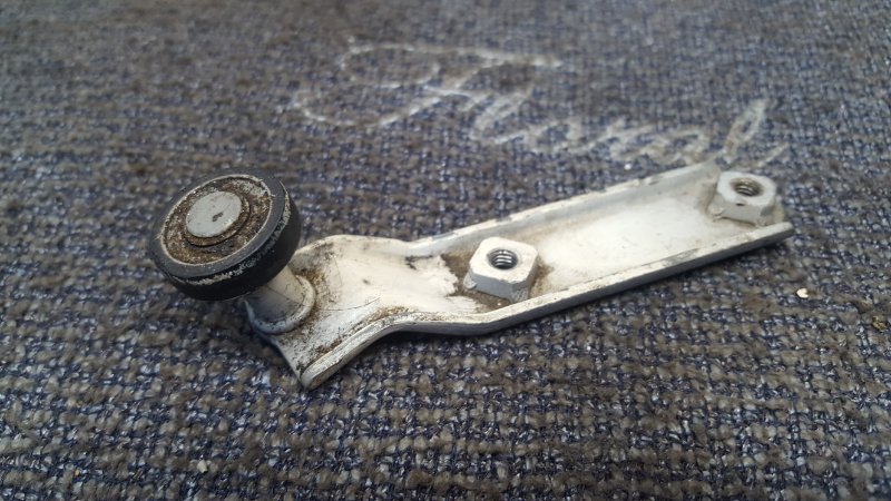 Ролик двери Toyota Estima ACR40W 2AZ-FE прав