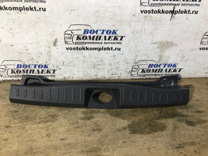 Накладка багажника Toyota Passo 2008 KGC10 1KR-FE