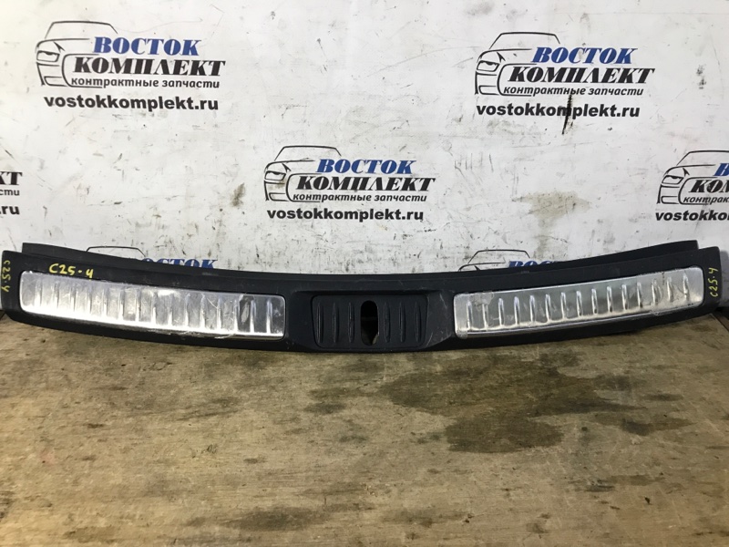 Накладка багажника Toyota Avensis 2011 ZRT272 3ZR-FAE