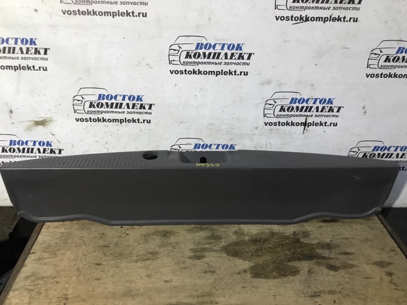 Накладка багажника Toyota Isis 2005 ANM15W 1AZ-FSE