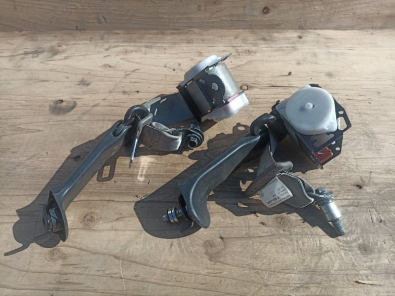 Ремень безопасности Honda Fit GD1 L13A зад