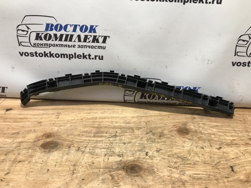 Клипса бампера Honda Stream 2007 RN8 R18A зад прав