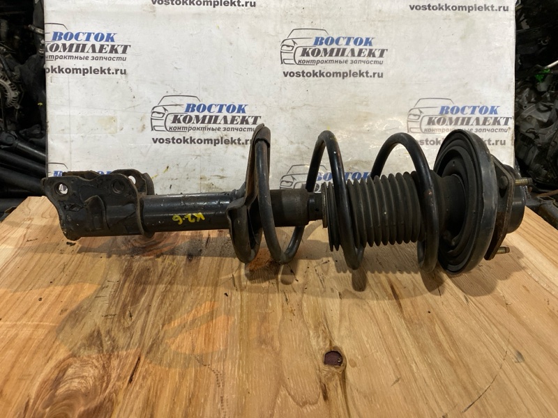 Стойка подвески Nissan Elgrand MNE51 VQ25DE перед лев