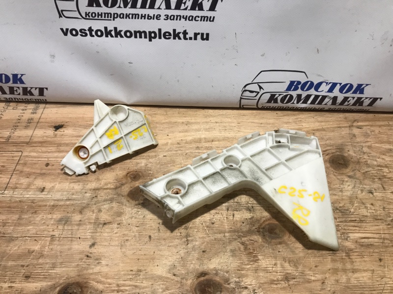 Клипса бампера Toyota Voxy 2010 ZRR70G 3ZR-FAE зад прав