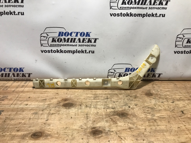 Клипса бампера Nissan Bluebird Sylphy 2007 KG11 MR20DE зад лев