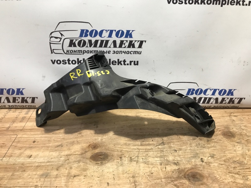 Клипса бампера Toyota Passo 2004 KGC10 1KR-FE зад прав