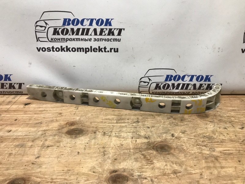 Клипса бампера Nissan Serena 2013 HFC26 MR20DD зад лев