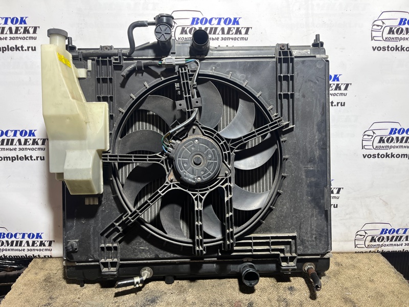 Радиатор двигателя Nissan NV200 M20 HR16DE