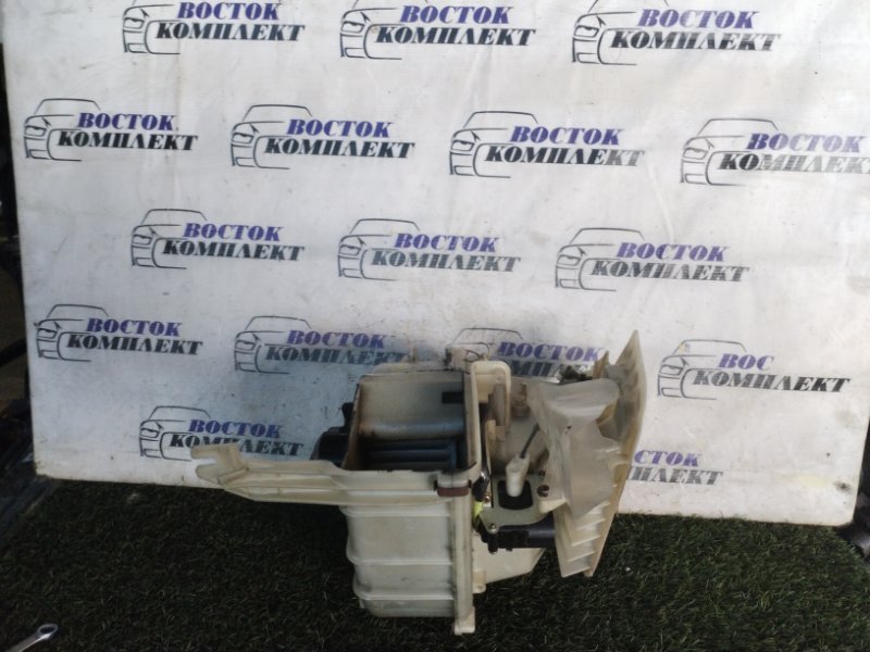 Корпус отопителя Toyota Hilux Surf 2000 KZN185W 1KZ-TE