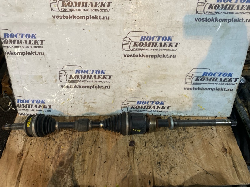 Привод Toyota Vitz 2012 NSP135 1NR-FE перед прав