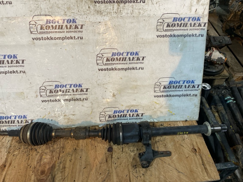 Привод Toyota Noah 2009 ZRR70W 3ZR-FE перед прав