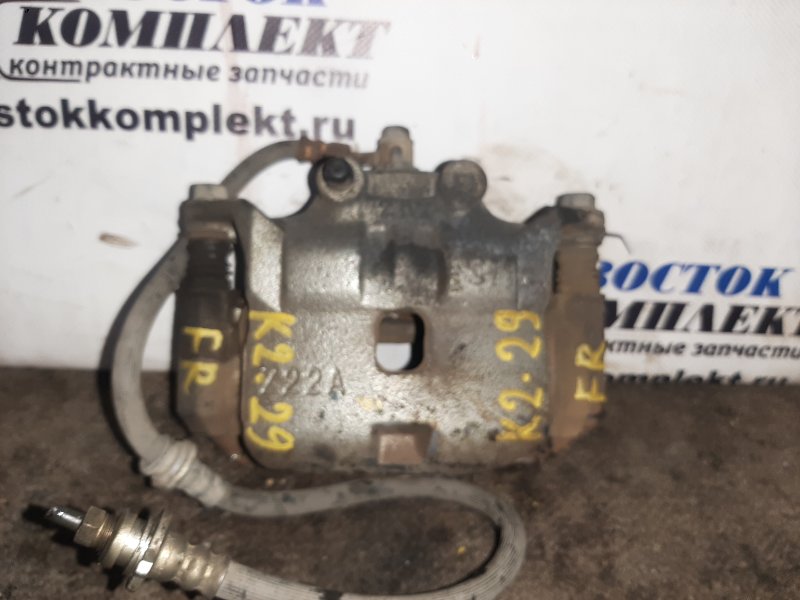 Суппорт Nissan Note E12 HR12DE перед прав