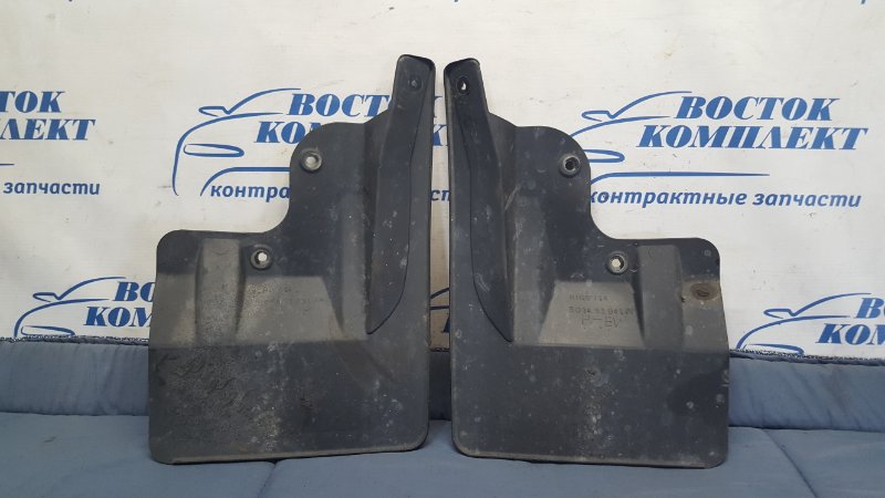 Брызговик Mazda Bongo SKP2M L8 перед