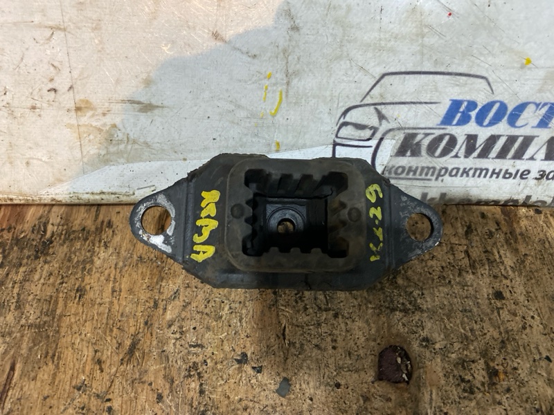 Подушка двигателя Nissan Note E12 HR12DE лев